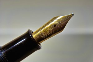 pen@200mm1ring.jpg