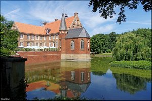 Burg Huelshoff --1.jpg