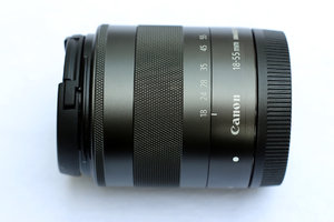 Canon_EF-M_18_55_Seite_1185x790pix.JPG Canon_EF-M_18_55_Seite_1185x790pix.JPG