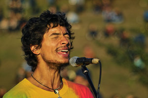 2015_10_11_SD9_ASchacht100mm___Mauerpark_Musiker_Oya___0085_VarA_DT01_1350x900pix.jpg 2015_10_11_SD9_ASchacht100mm___Mauerpark_Musiker_Oya___0085_VarA_DT01_1350x900pix.jpg