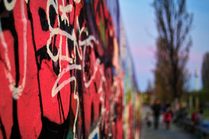 2016_04_08_SD9_Zuiko35mmf2k8_Mauerpark_Graffittimauer_Fernsehturm_0001_VarD_DT02_1350x900pix.jpg