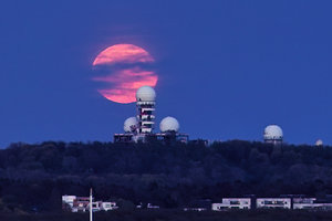 2016_04_22_SD9_105mm_Hahneberg_Mond_ueberm_Teufelsberg___0153_VarA_DT01_473x314pix.jpg