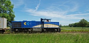 Lok mit Containern (1).jpg