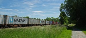 Lok mit Containern (6).jpg