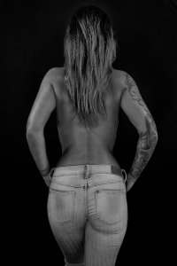 Sabine grauer Hintergrund 4.jpg