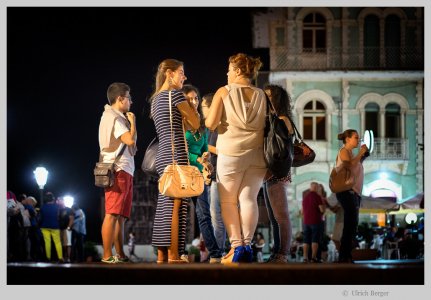 01 - Plausch auf der Piazza he 1000.jpg