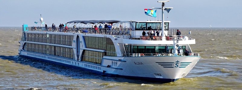 MS. ALINA auf dem Ijsselmeer,.jpg MS. ALINA auf dem Ijsselmeer,.jpg