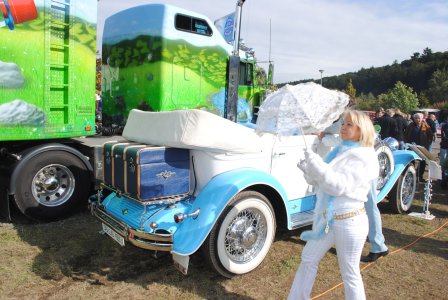 Cadillac und Lady.jpg