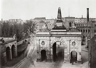 (2)330px-Berlin_Oranienburger_Tor_Schwartz_1867.jpg