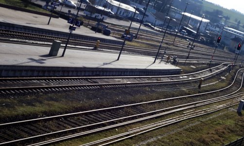 Gleise im Gegenlicht.jpg Gleise im Gegenlicht.jpg