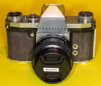 Praktica-IV-frontal.jpg