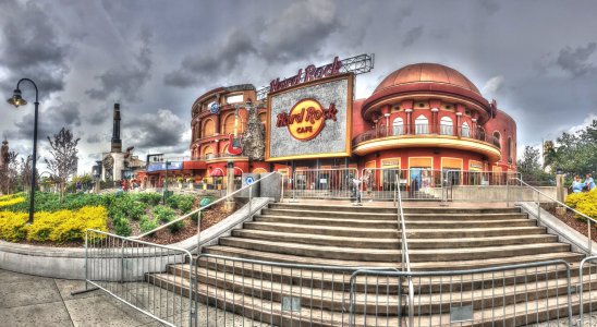 Hard Rock_Surreal.jpg