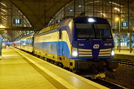 2024-10-21  LE-HBF  MIX  FARBE_DSF3475-1.jpg