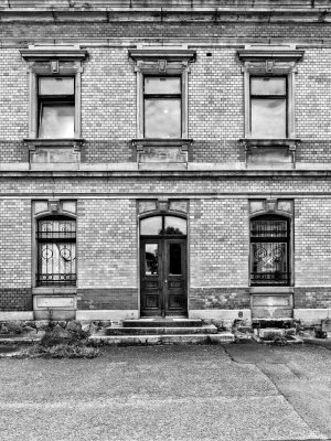 _DM26834_Radiant_Radiant.jpg _DM26834_Radiant_Radiant.jpg