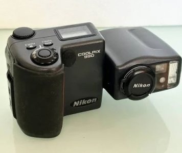 coolpix990.jpg