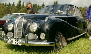 comp_BMW 502 V8 1.jpg
