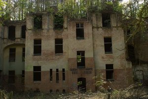 comp4Ruine3Turm.jpg comp4Ruine3Turm.jpg