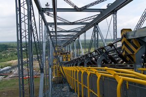 Abraumförderbrücke F60-16.jpg