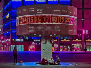 2011_09_21_Berlin_Weltzeituhr_SD14_ISO100_3sec_CZJ50mm_Bl11_SDIM0305B_1024pix.jpg 2011_09_21_Berlin_Weltzeituhr_SD14_ISO100_3sec_CZJ50mm_Bl11_SDIM0305B_1024pix.jpg