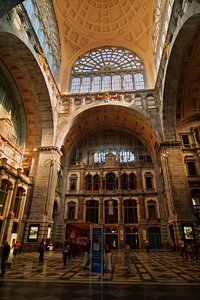 AntwerpTrainstation2.jpg