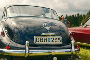 comp_BMW 502 V8 2.jpg