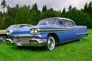 comp_Oldsmobile eighty-eight 1.jpg