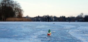 comp_szánkózva a jégen totál.jpg