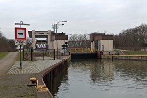 Schleuse Meiderich-2.jpg