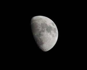 Mond D800 Ausschnitt.jpg