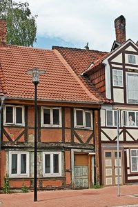 500-schiefesHaus1.jpg 500-schiefesHaus1.jpg