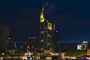 Crop@f2,8.jpg Crop@f2,8.jpg