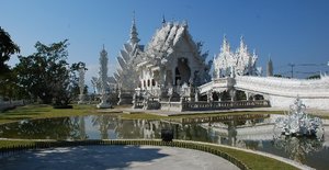 Wat Rong Khun 1.jpg