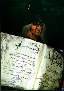 Hexe mit Zauberbuch.JPG