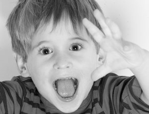 Jonathan lachend sw1 Anschnitt.jpg