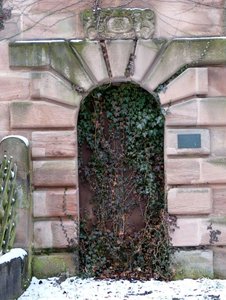 Türe zum Herrschaftshaus 2..jpg