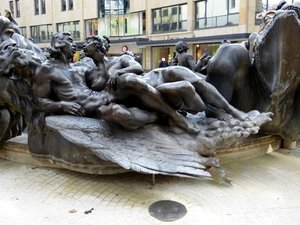 Figur von Ehekarusell. 6.jpg Figur von Ehekarusell. 6.jpg