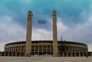 Olympia-Stadion Eingang_HDR Klein.jpg