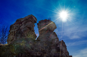 Fels im Gegenlicht klein.jpg
