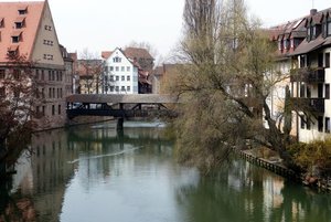 Blick von der Karlsbrücke zum Henkersteg..jpg