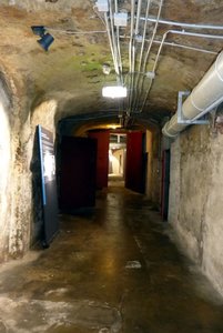 gang im Bunker 1.jpg