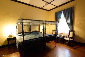 Das_biedere_Zimmer_ROHSDIM4306.jpg Das_biedere_Zimmer_ROHSDIM4306.jpg