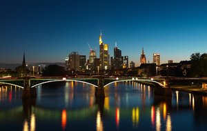 Frankfurt Skyline Forum.jpg