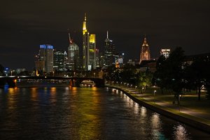 Skyline mit Messeturm Forumgröße.jpg