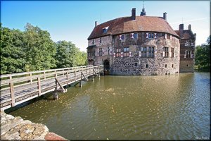 Burg Vischering 09.jpg Burg Vischering 09.jpg