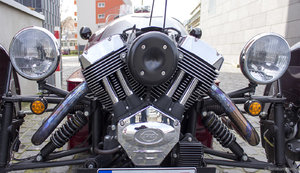 Morgan_vorn_Motor.jpg