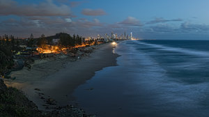 Surfers Pradise before sunrise.jpg Surfers Pradise before sunrise.jpg