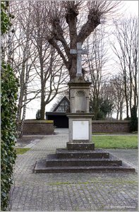 Bor_Friedhof_1042.jpg Bor_Friedhof_1042.jpg