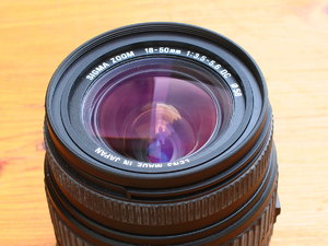 Sigma_18mm_50mm_DC_Front.JPG
