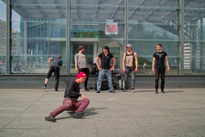 2014_05_17_DP2s_Potsdamer_Platz_Breakdance_0002_1200x800pix.jpg