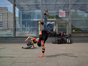 2014_05_17_DP2s_Potsdamer_Platz_Breakdance_0010_VarB_1200x900pix.jpg